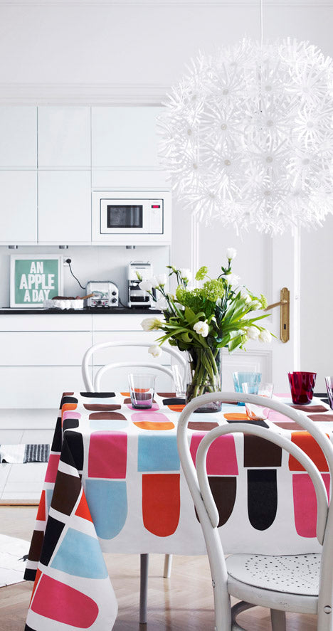 Colorful touches for your white kitchen