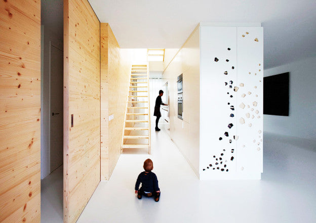 White and wood Amsterdam apartment by i29 architects