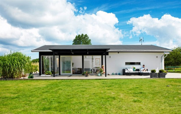 Small summer house near the sea