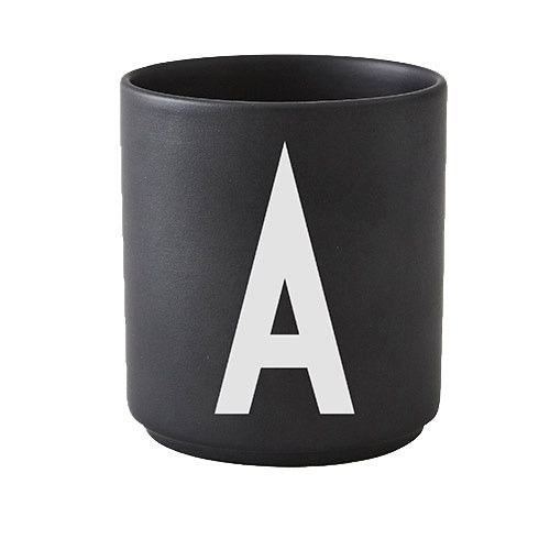 Arne Jacobsen cups Black by Design Letters