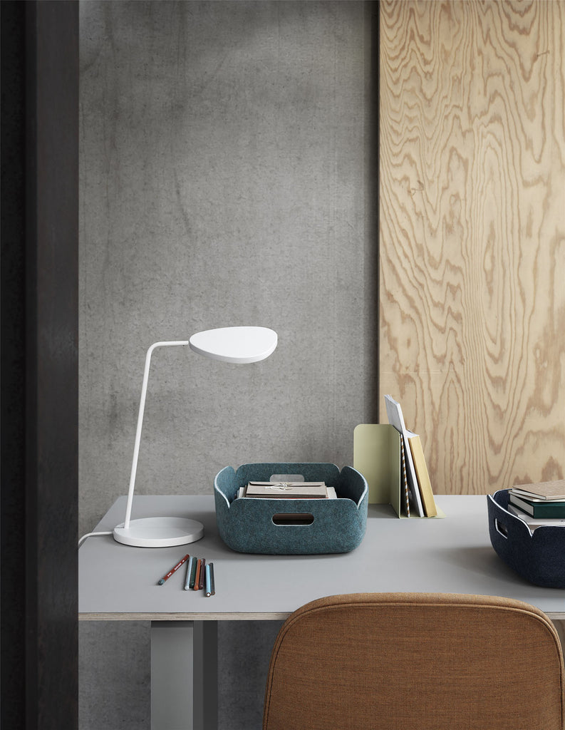 Leaf Table Lamp by Muuto